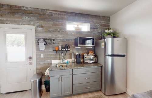 Twin Falls Apartment | 1087C - TJ Rancher Corp & Vacn Rental -Kitchenette