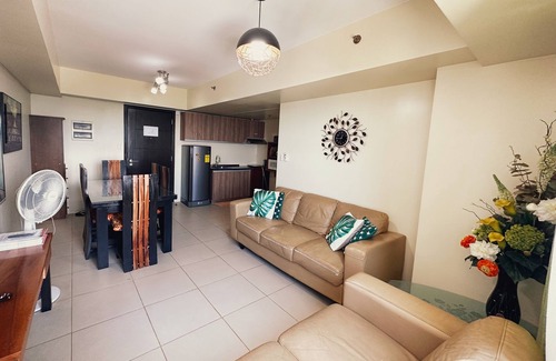 San Jose Condo | 10F Tagaytay 2BR HUGE Balcony w/TAAL View Netflix