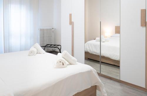 Gallaratese Apartment | 10min RhoFiera & SanSiro - 5min Metro - AC - FreeParking