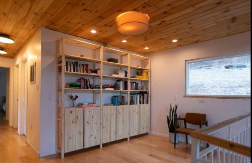 Fleischmanns Apartment | 10Min to Belleayre - Jacuzzi Tub - Mountain Views