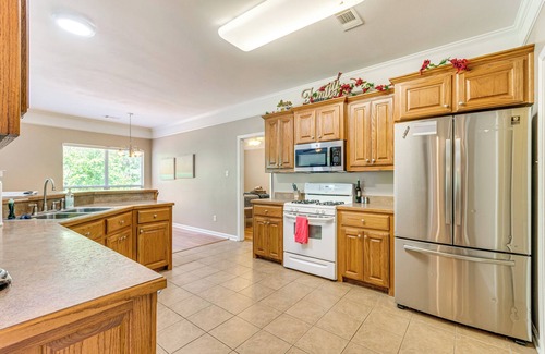 Little Rock House | 11 Mi to Dtwn Little Rock: Home w/Large Deck!