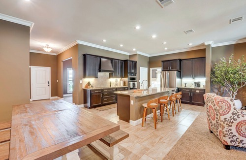 Lubbock House | 11 Mi to Dtwn: Lubbock Home w/Patio, Grill & Yard