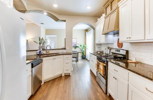 Wolfforth House | 11 Mi to Texas Tech University Cozy Family Home!