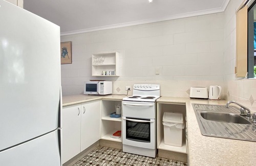 Nelly Bay House | 11 Murray - Affordable island getaway at Nelly Bay