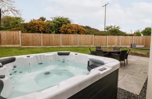 Brynteg House | 11 Parc Delfryn