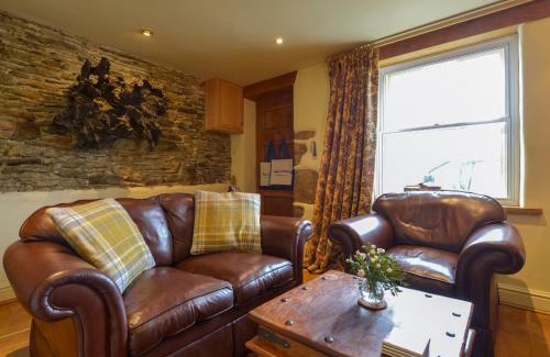 Buckland Monachorum House | 11 The Village