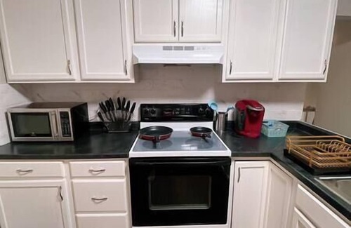 Dubuque Apartment | 1129#3/Ken’s place-cute/Free Parking