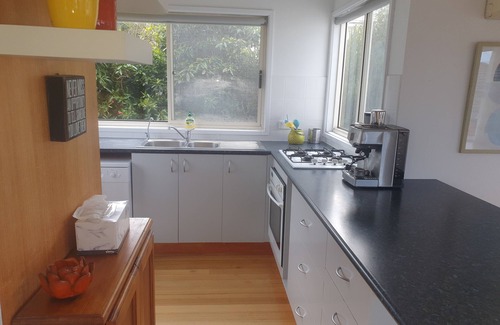 Apollo Bay House | 11A Seaview. nOcean and Otway Ranges views. Close to beach. Pet friendly.