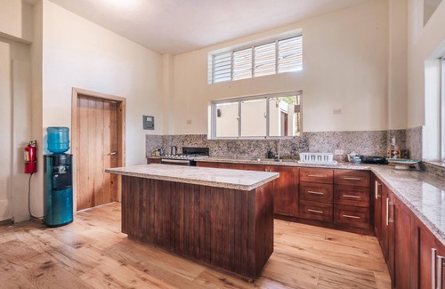 La Vega Province Villa | 11BR villa w/jacuzzi & mountain view in Jarabacoa