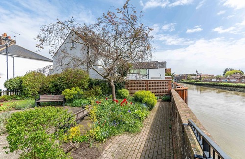 Arundel Cottage | 12 Arun St, Arundel