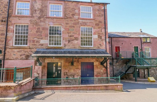 Murthly Cottage | 12 KEATHBANK COURT, family friendly in Blairgowrie