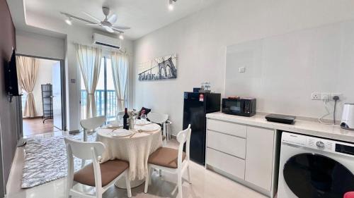 Kampung Sungai Kayu Ara Apartment | 121 Residences by manatidur Near One Utama