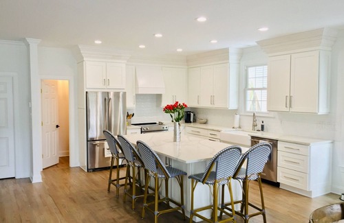 Isle of Palms House | 125 yds to beach: Immaculate home w golf cart- elevator & EV Charger