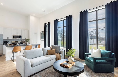 Nashville House | 13 Condos Near Downtown Nashville | 26 Total Bedrooms, Sleeps 90 | The Heights