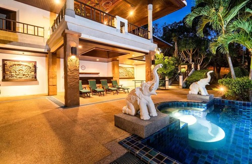 Nai Harn Villa | 1350㎡ Gated Private Royal Pool Beach Villa 4 bdrsn
