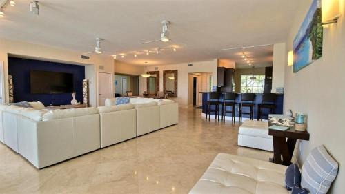 Rock Harbor Apartment | 136 Mariners Club