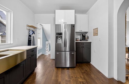 New Rochelle House | 14 Guest Family Getaway- 40 min from NYC