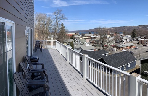 Watkins Glen House | 144 S. Monroe St., Watkins Glen