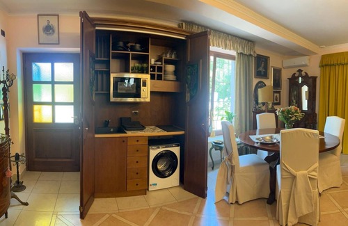 Quartiere XX Ardeatino Apartment | " 15 min. Circus Maximus, Colosseum " Lofts in Villa, Pool and Free Parking,