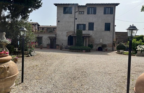 Quartiere XX Ardeatino Apartment | " 15 min. Circus Maximus, Colosseum " Lofts in Villa, Pool and Free Parking,