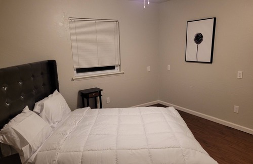 Moore House | 15 min from University Of Oklahoma