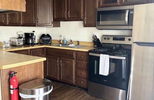 Lafayette House | 15 min to Purdue w/fenced yard