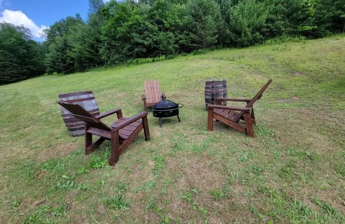 Swanton House | 15 Minutes to Deep Creek Lake and Ski Resort. 8 Wooded Acres. Pet-Friendly.