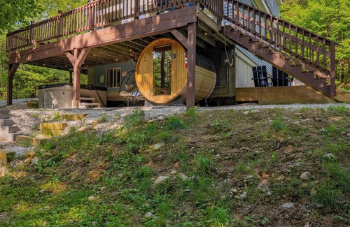 Bethel Cabin | 15minSundayRiver+Hot-tub+Sauna+Arcade