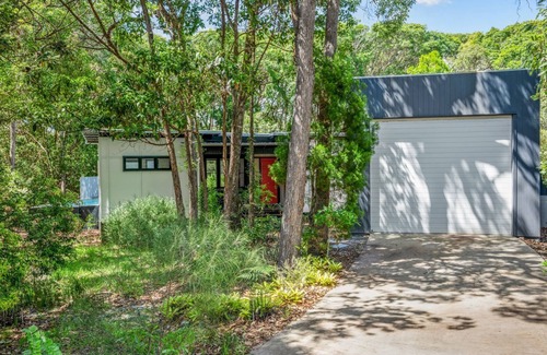 Rainbow Beach House | 16 Ibis Court - Rainbow Shores. Wifi. Pool. Quick walk to beach
