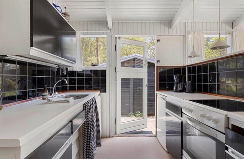 Pedersker House | 1608 Aakirkeby - Loftsgårdsskoven 5