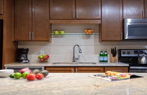 Downtown Dallas Apartment | 16th FL Bold CozySuites w/pool, gym, roof #6