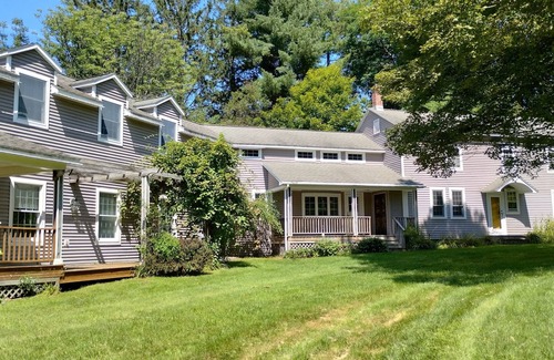 Canaan House | 1700s Farmhouse W/Mountain Views