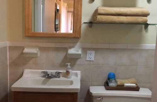 Union City Apartment | 1721 1A · City Chic Studio/Parking Available - 20 min to NYC