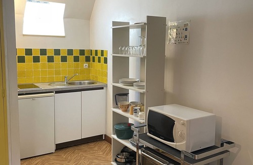 Lannion Apartment | 17th century property between the pink granite coast & Lannion, Studio 34m2
