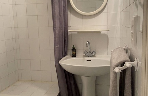 Lannion Apartment | 17th century property between the pink granite coast & Lannion, Studio 34m2