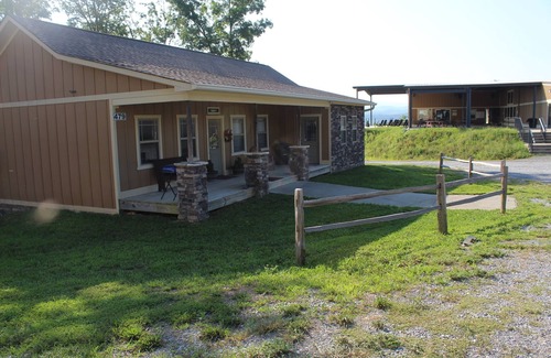 Tennga House | 18-Person Cabin in the Mountains of Ocoee, TN!
