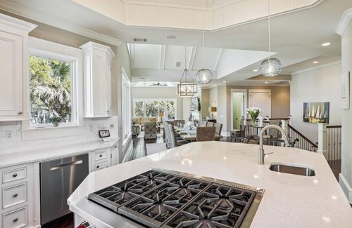 Oceanside House | 18 Sandhill Crane ~ Luxury 2nd Row Ocean Home in Sea Pines with Elevator!
