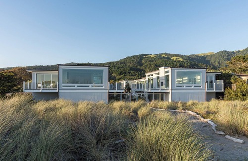 Stinson Beach House | 180-182 Seadrift Road: 9 BR, 10.5 BA in Stinson Beach, Sleeps 24