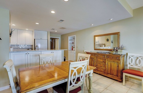 South Beach Condo | 1833 Beachside Tennis - Views of the Calibogue Sound!