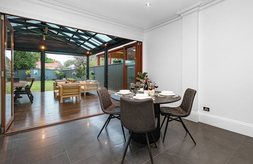 Keswick Cottage | 1880’s cottage home near Showgrounds