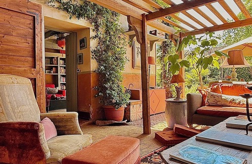 Lorenteggio Apartment | 18th century residence with garden and sauna, close to the Navigli District