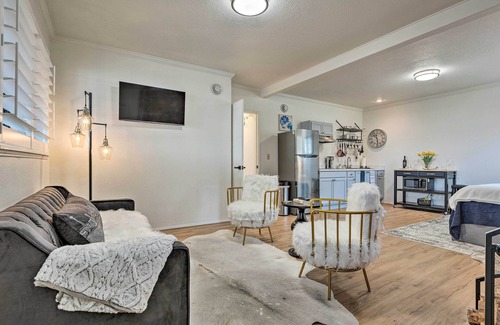 Manchester Apartment | 19 Mi to Seattle: Port Orchard Studio w/Views