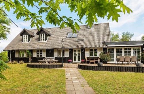 Trend House | 19 person holiday home in Løgstør-By Traum
