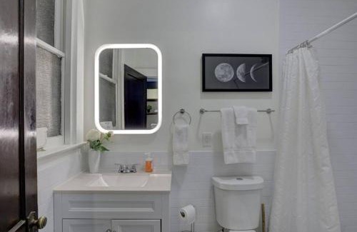 Midtown Apartment | 1900's Historic Getaway - Prime Midtown Location!