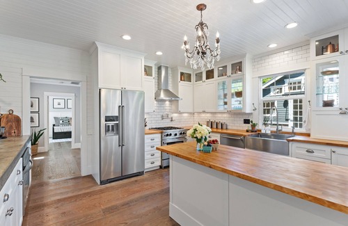 Wilsonville House | 1910 Restored Farmhouse+Studio+Fire Pit+Bocce Ball - Local Wineries & Family Fun