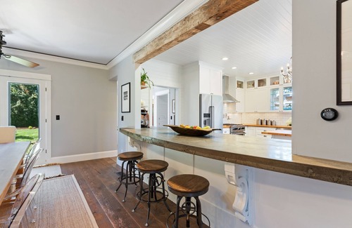 Wilsonville House | 1910 Restored Farmhouse+Studio+Fire Pit+Bocce Ball - Local Wineries & Family Fun