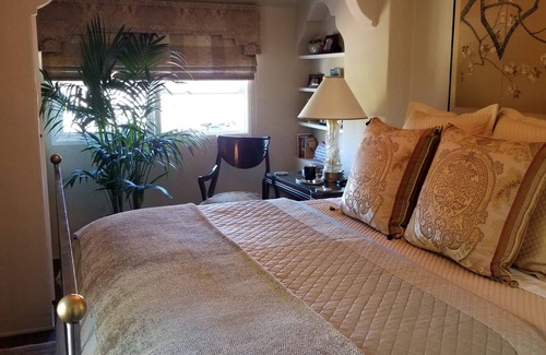 Upper East House | 1920's Spanish Colonial romanic villa, minutes from the beach