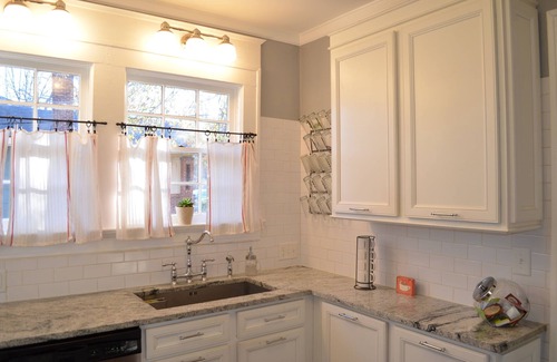 Sylvan Hills House | 1920s Historic Charmer - Convenient Comfortable Cozy Close to DWNT & Sites