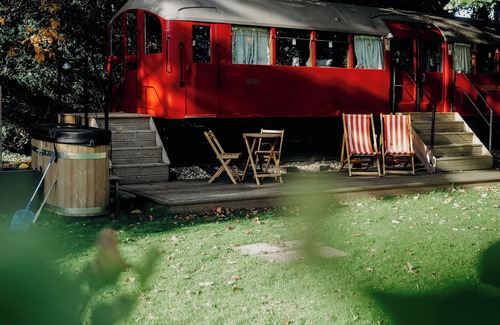 Thorpe Morieux House | 1938 London Tube Carriage with hot tub in adult's only retreat