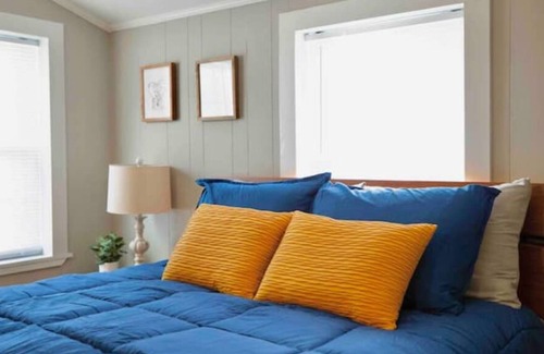 Athens House | 1950 Historic Gem!